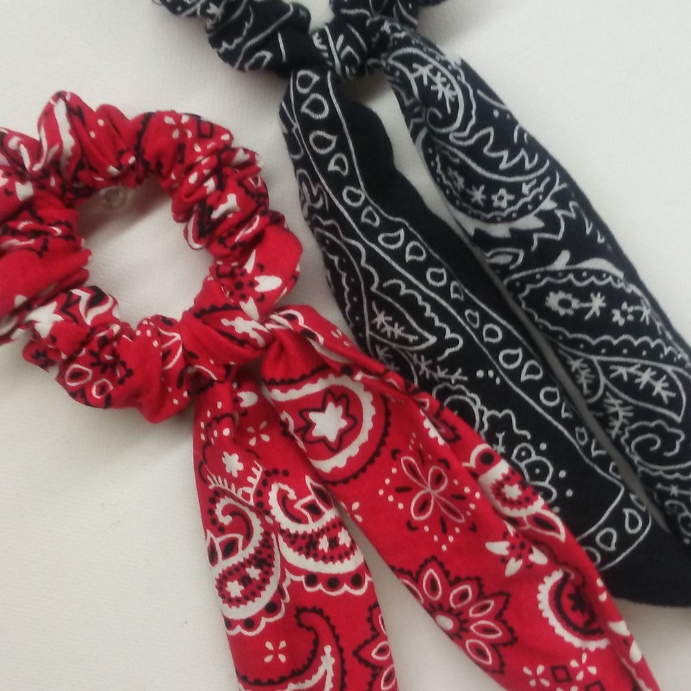 HANDMADE BOW SCRUNCHIE! - Picture 4 of 8